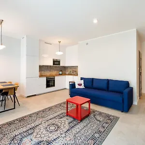 https://royal-garden-wilanw-apartment.warsawhotelspoland.com